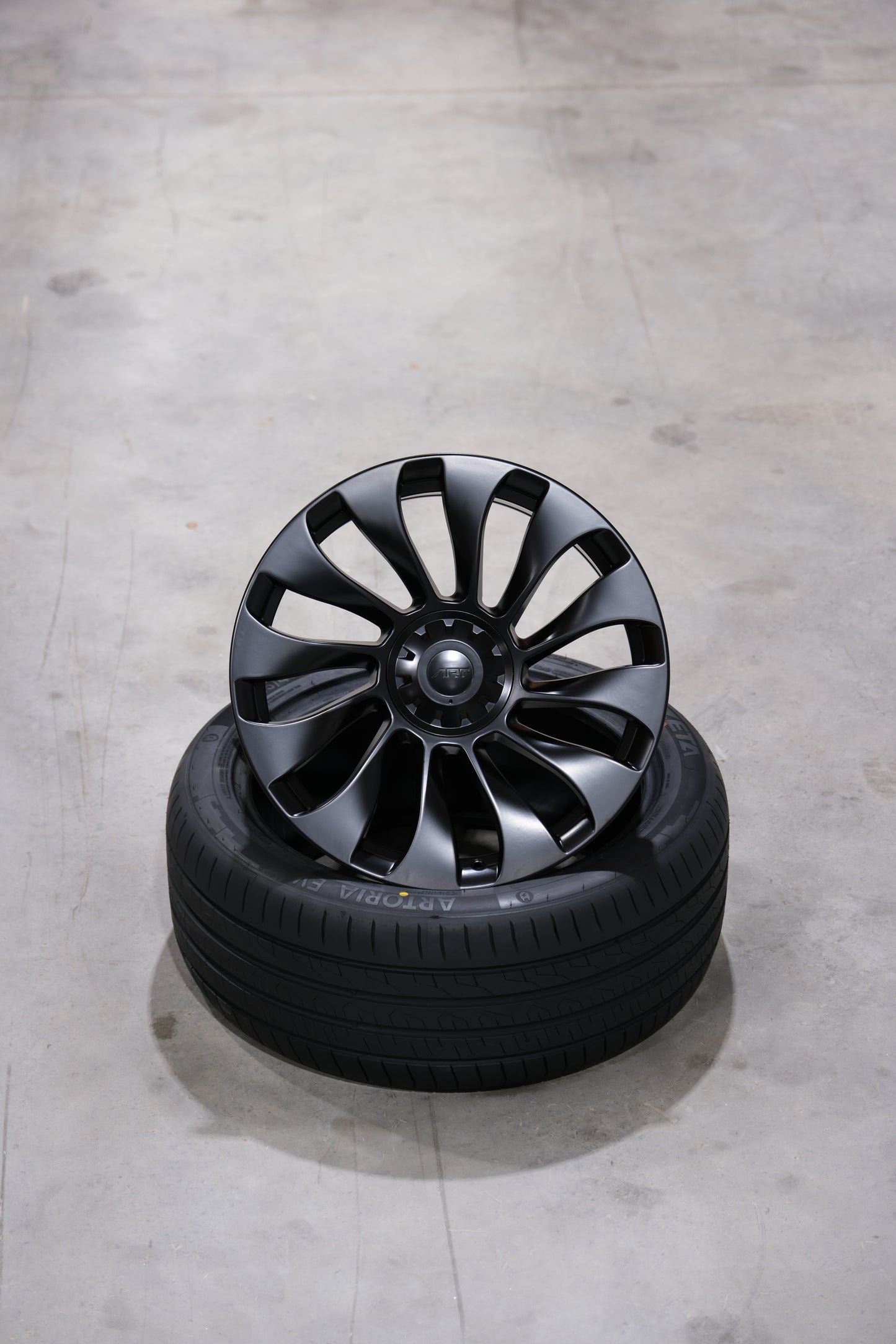 Model Y | 19-inch Matte Black Wheel Set (Series 1)